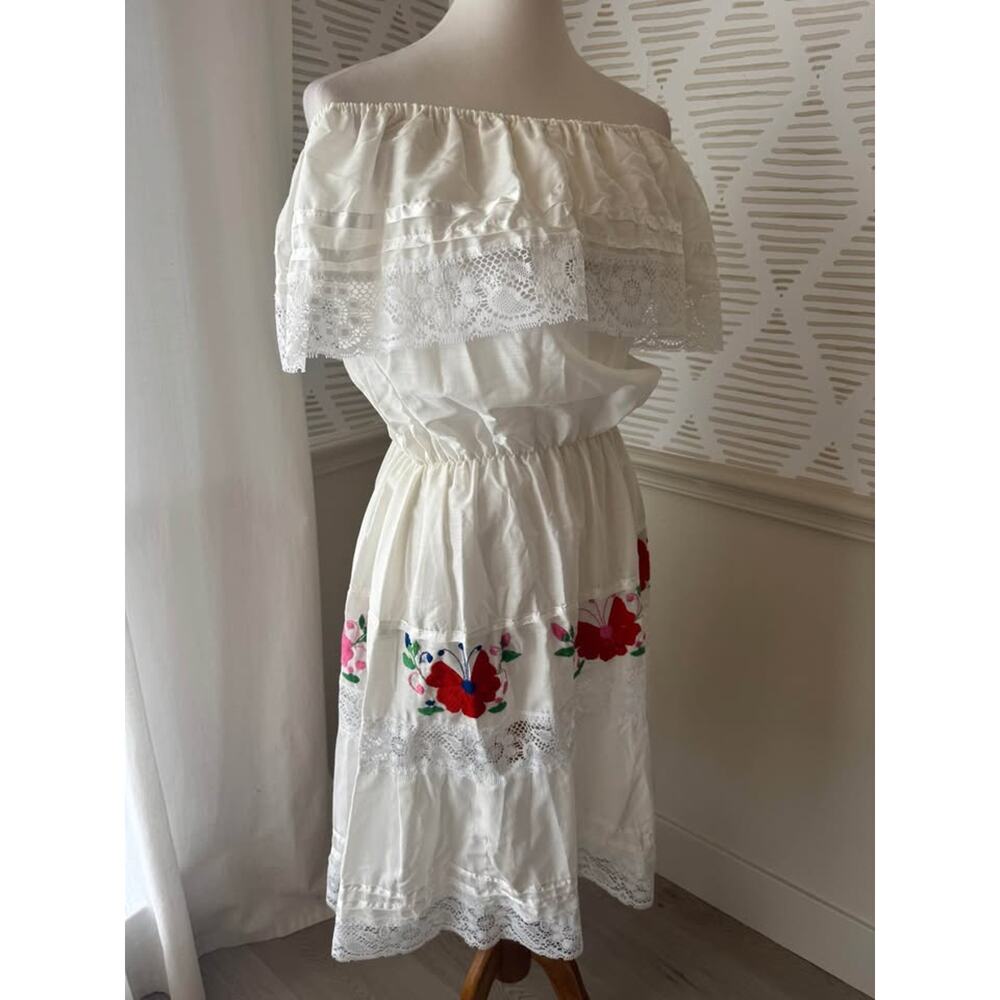 Traditional Women’s Small Peasant Campesina Mexican Fiesta Dress - Picture 6 of 6